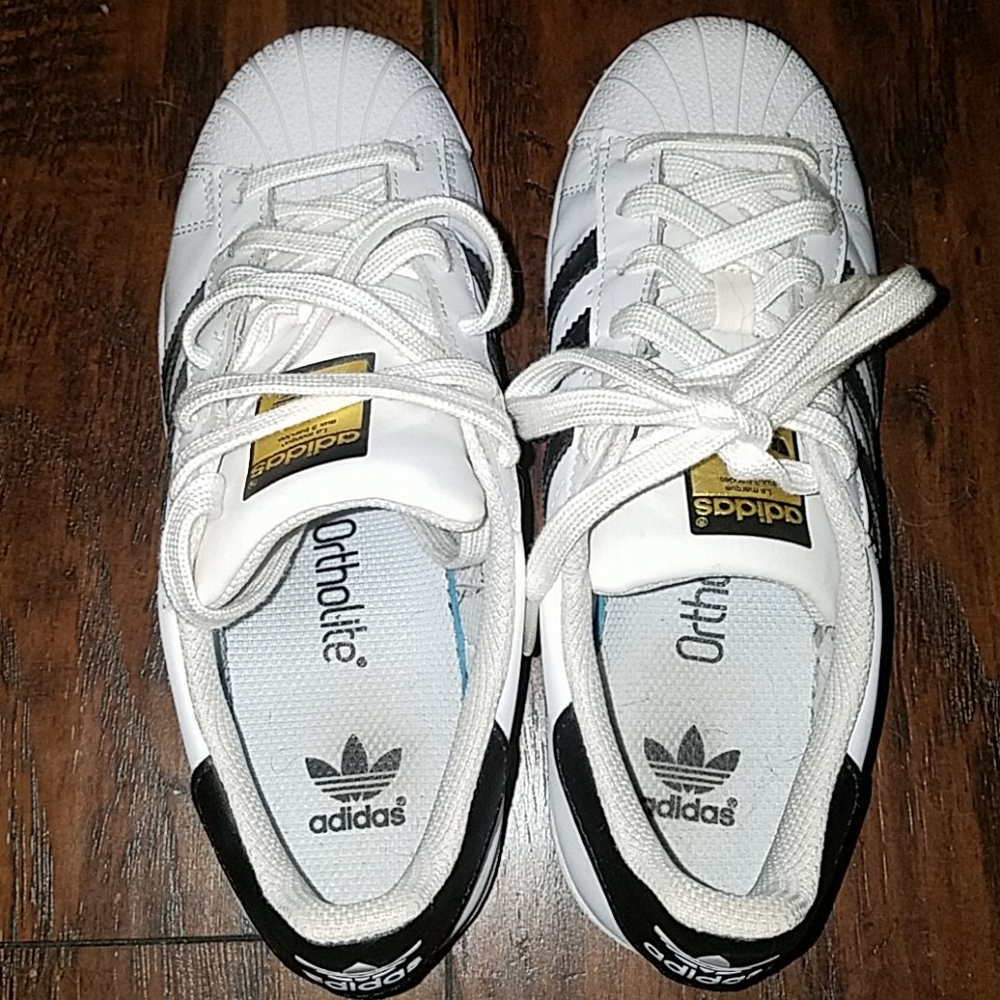 Adidas superstars